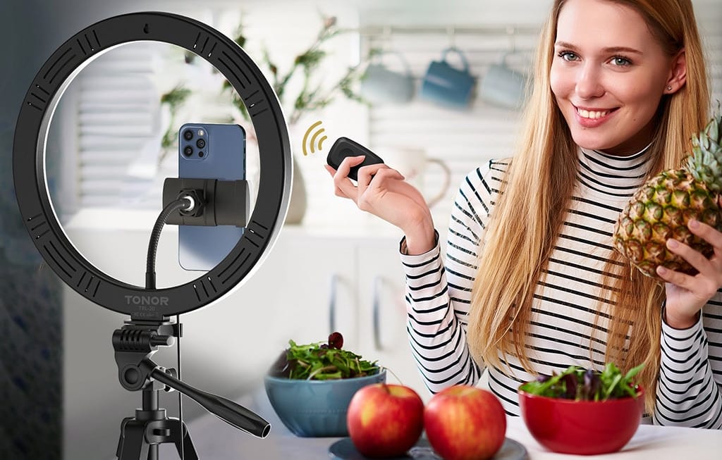 iPhone Video Recording with Bluetooth Remote