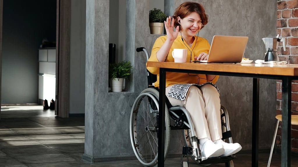 disability-handicap-talk-chat-communication-laptop-work